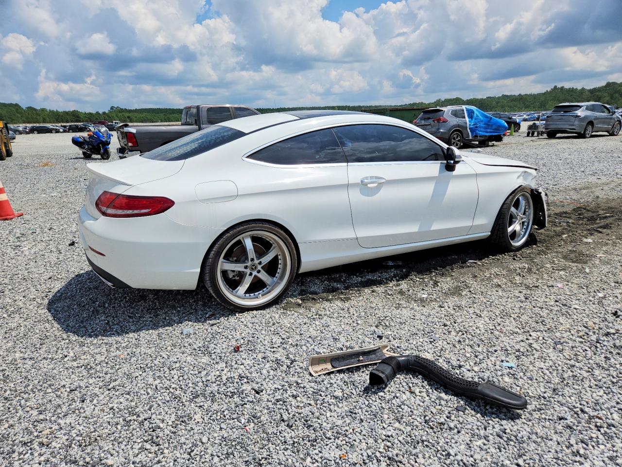 WDDWJ4JB4HF502703 · 2017 MERCEDES-BENZ C · 3/13
