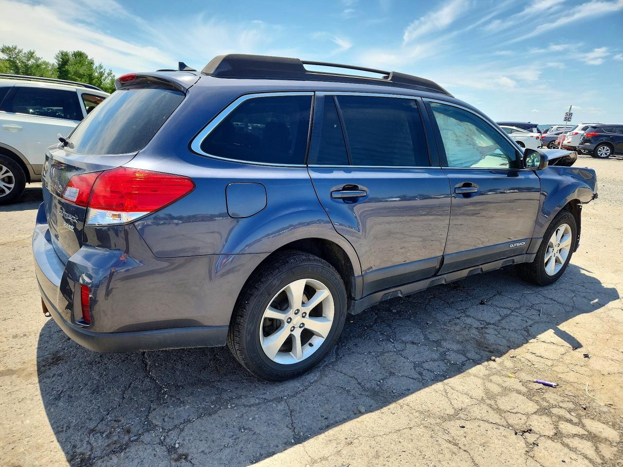 4S4BRBLC7E3287855 · 2014 SUBARU OUTBACK · 3/13