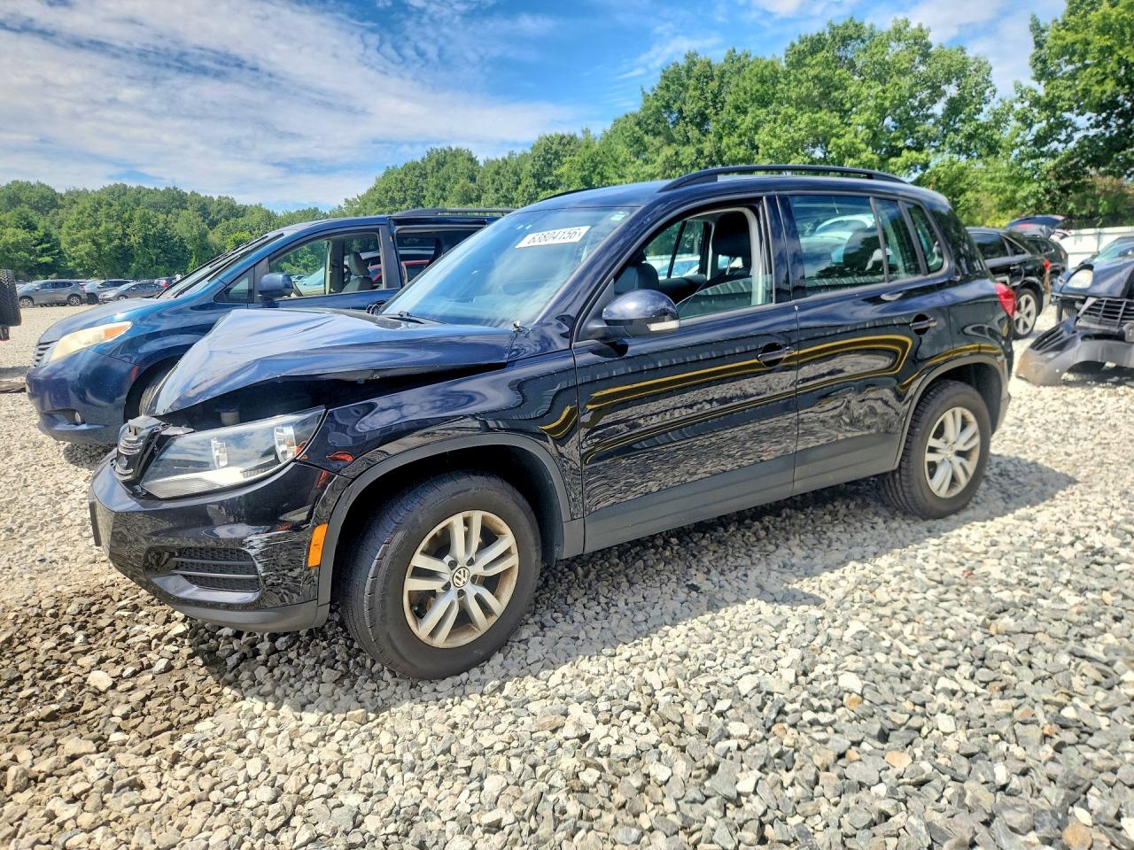 WVGBV7AX2HK000639 · 2017 VOLKSWAGEN TIGUAN