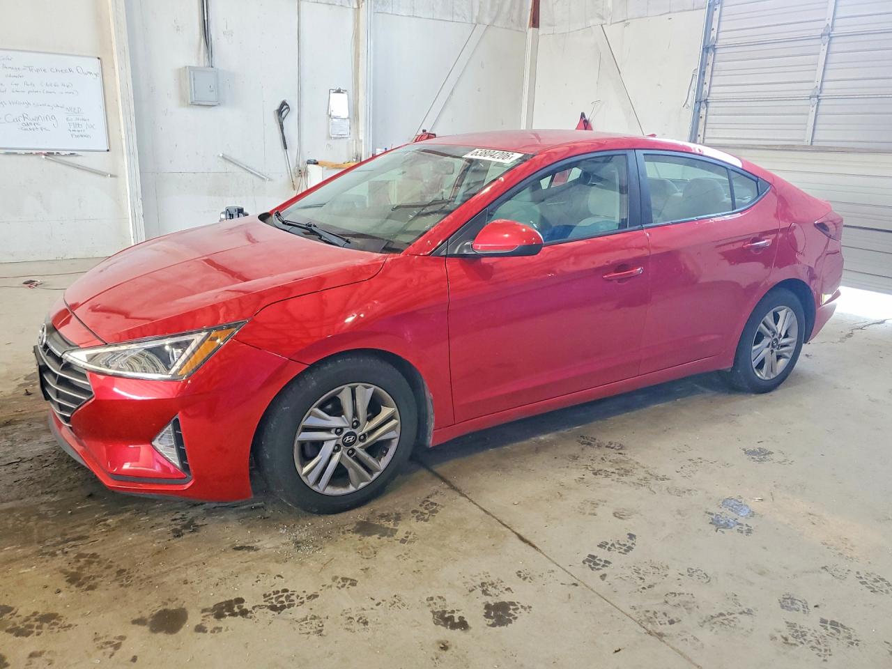 5NPD84LFXLH556163 · 2020 HYUNDAI ELANTRA