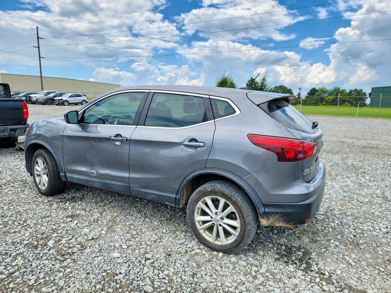 JN1BJ1CP6JW191879 · 2018 NISSAN ROGUE SPORT · 2/13