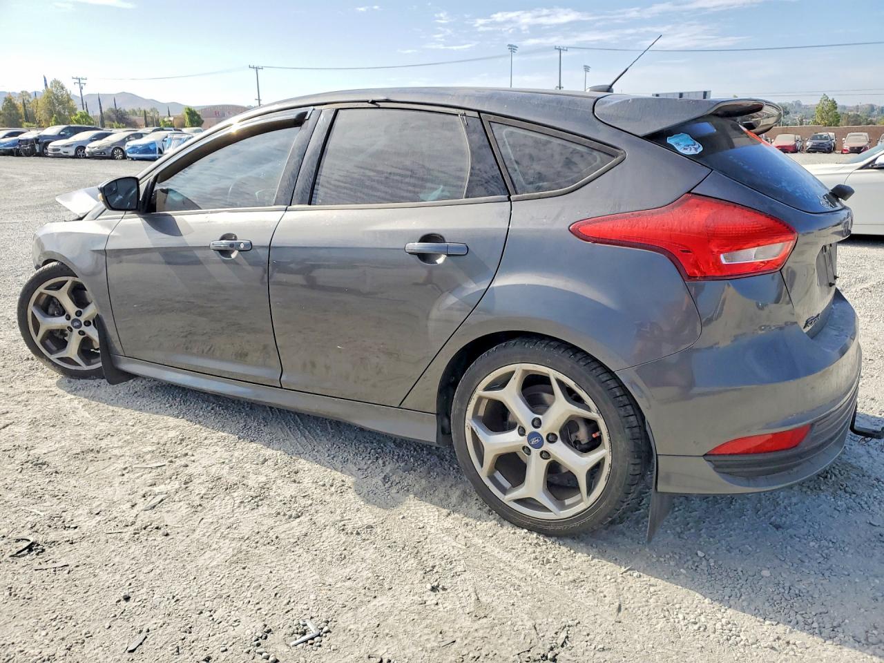 1FADP3L93FL375242 · 2015 FORD FOCUS · 2/12