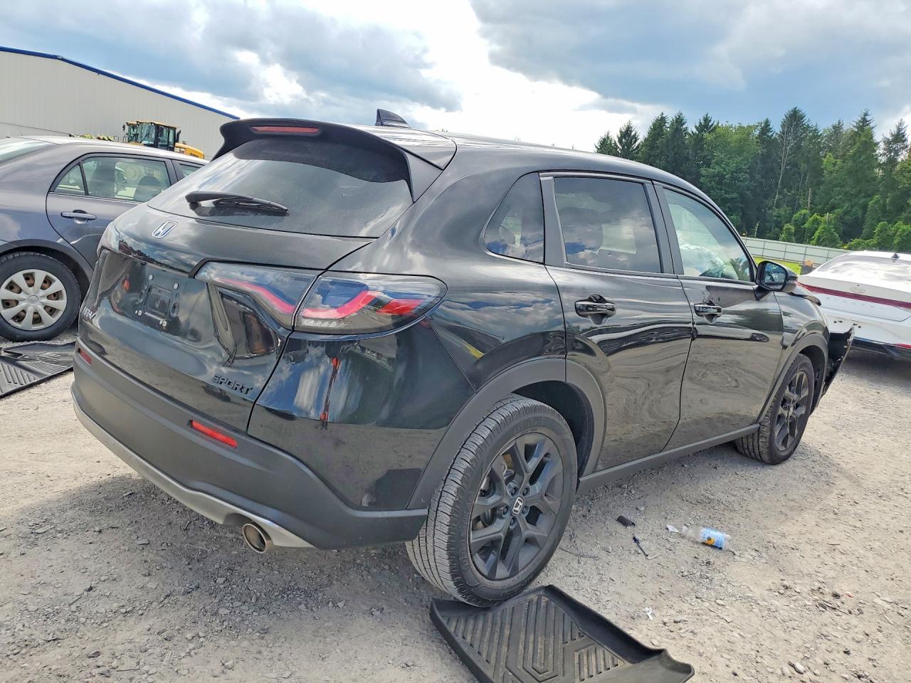 3CZRZ2H52SM780859 · 2025 HONDA HR-V · 3/13