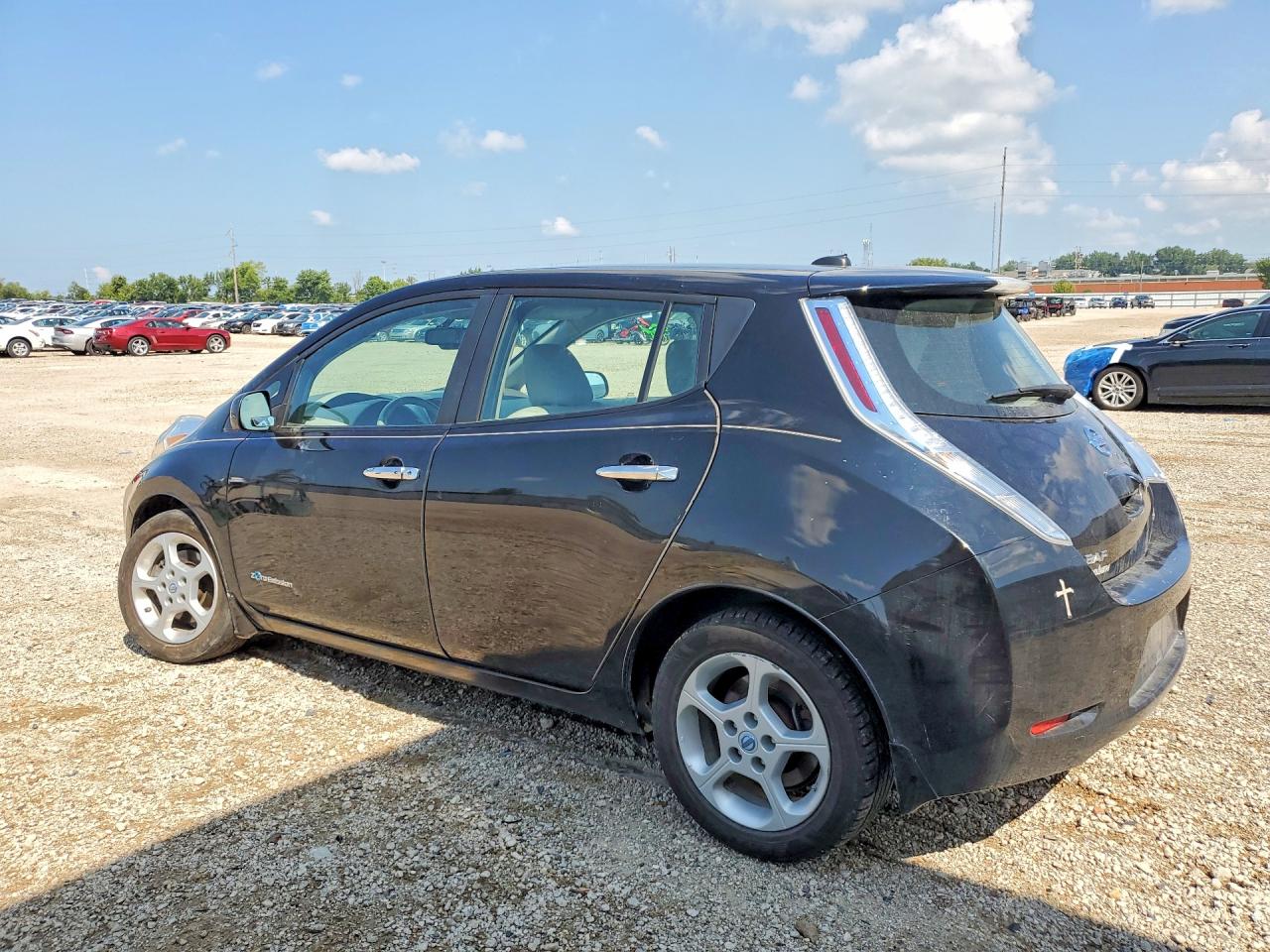 1N4AZ0CP0EC338884 · 2014 NISSAN LEAF · 2/12