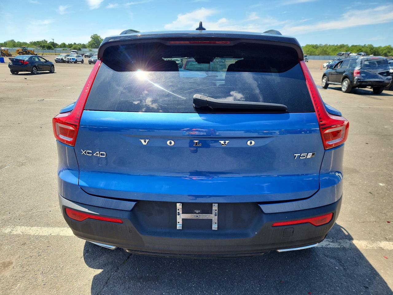 YV4162XZXK2006265 · 2019 VOLVO XC40 · 6/14