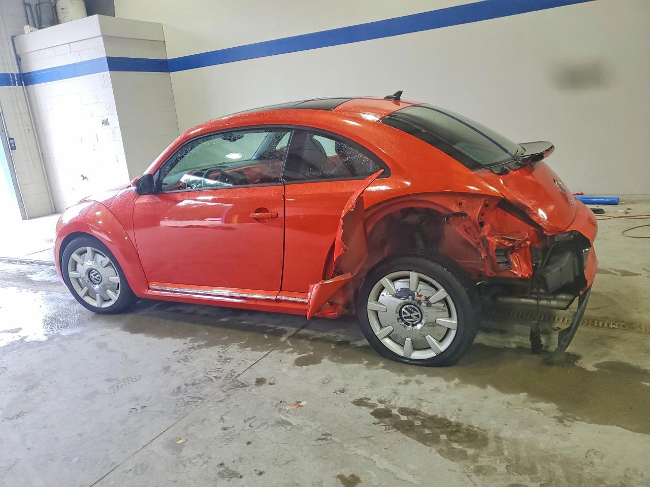 3VWJ17AT5GM617773 · 2016 VOLKSWAGEN BEETLE · 2/13