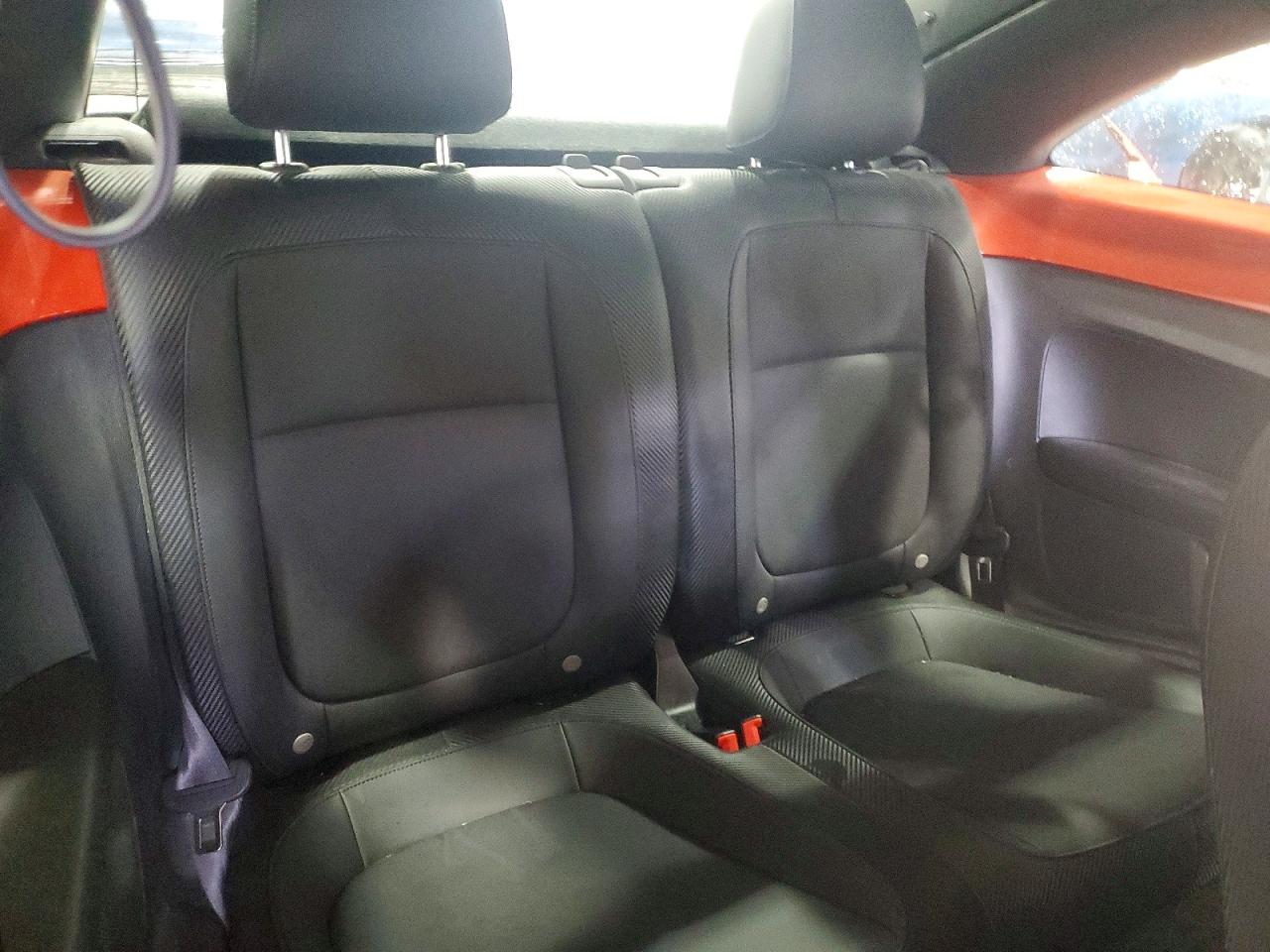 3VWJ17AT5GM617773 · 2016 VOLKSWAGEN BEETLE · 10/13