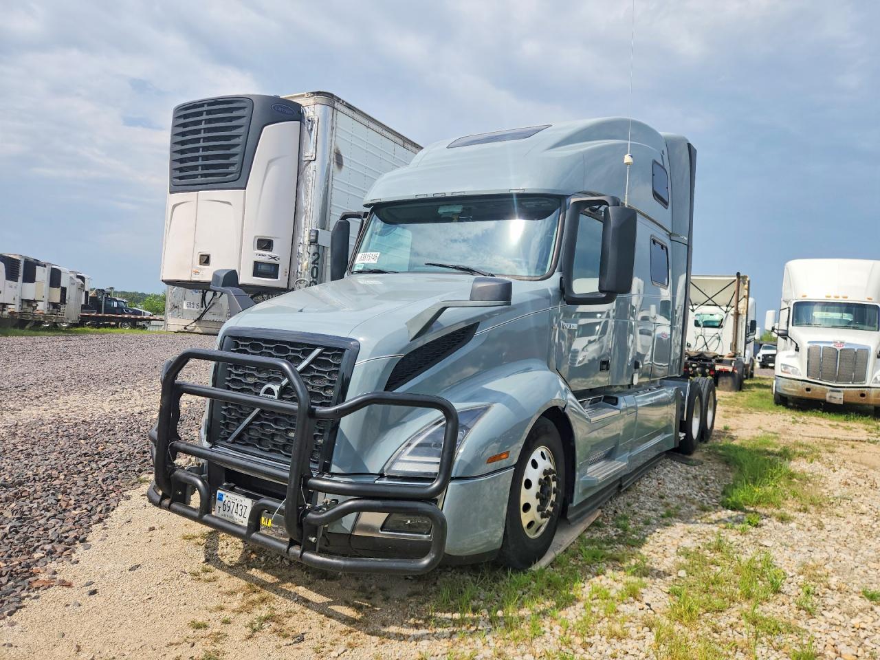 4V4NC9EH7RN641943 · 2024 VOLVO VN