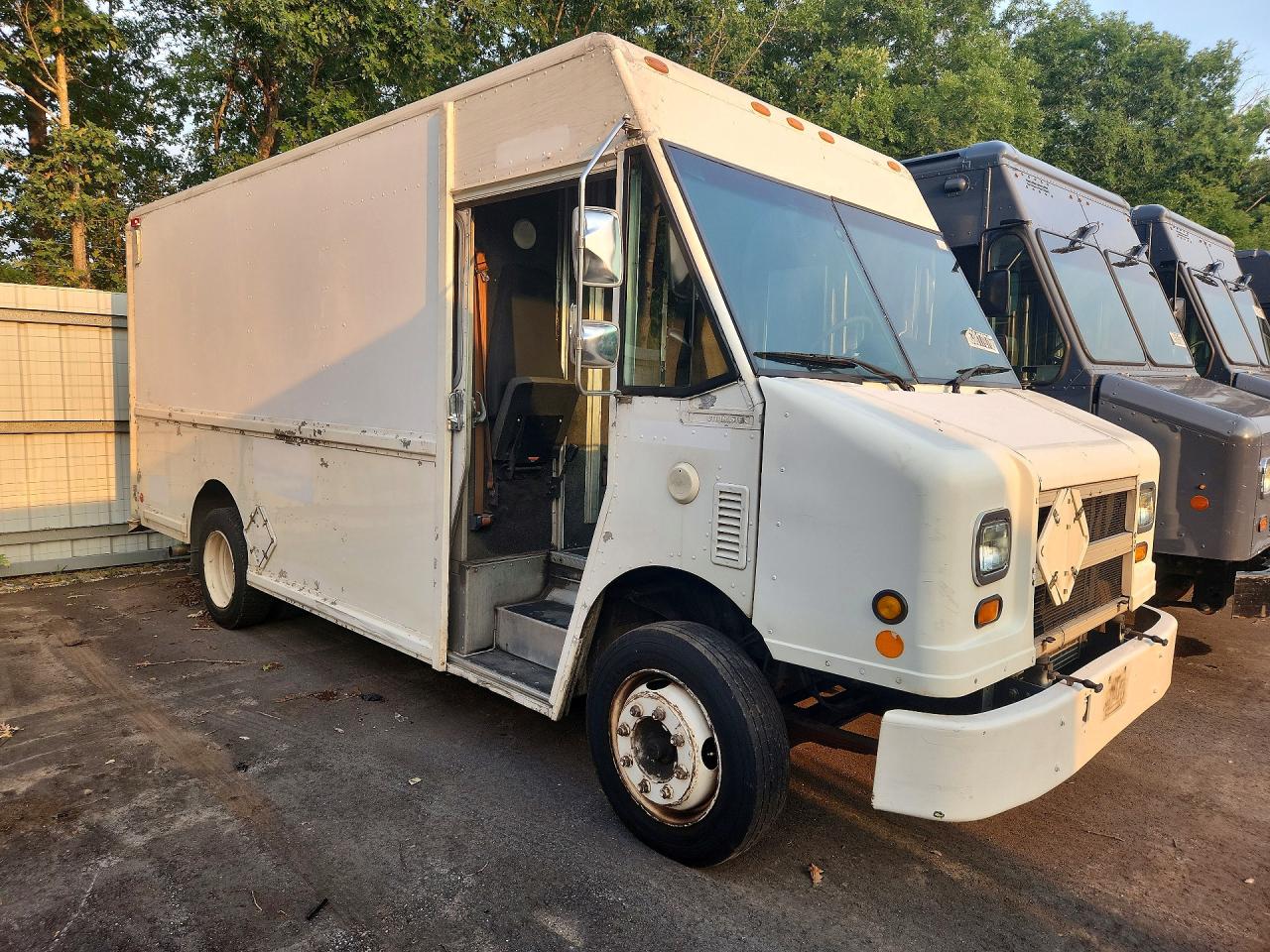 4UZAANBW46CW06548 · 2006 FREIGHTLINER MT45 · 4/12