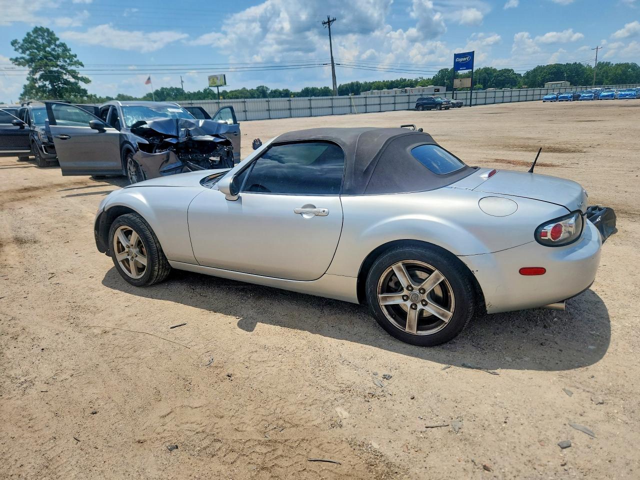 JM1NC25F160105872 · 2006 MAZDA MX-5 MIATA · 2/12