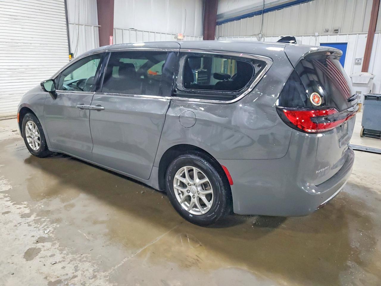 2C4RC1BG9SR587659 · 2025 CHRYSLER PACIFICA · 2/14