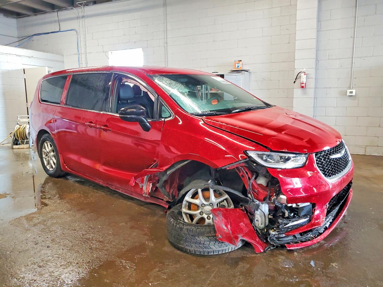 2C4RC1BG1SR612568 · 2025 CHRYSLER PACIFICA · 4/11