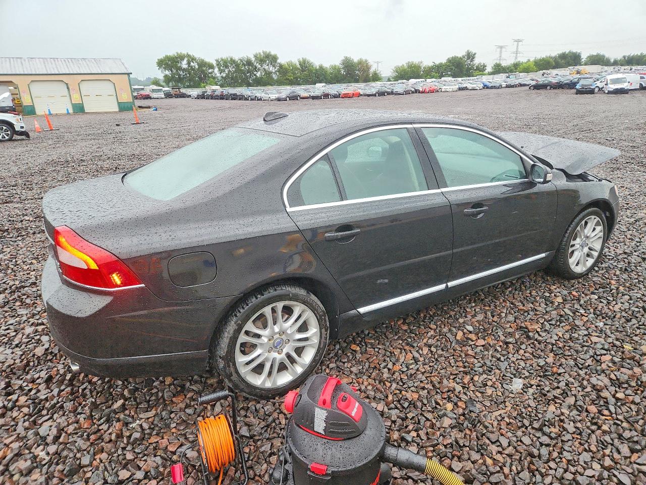 YV1AH852981057819 · 2008 VOLVO S80 · 3/12