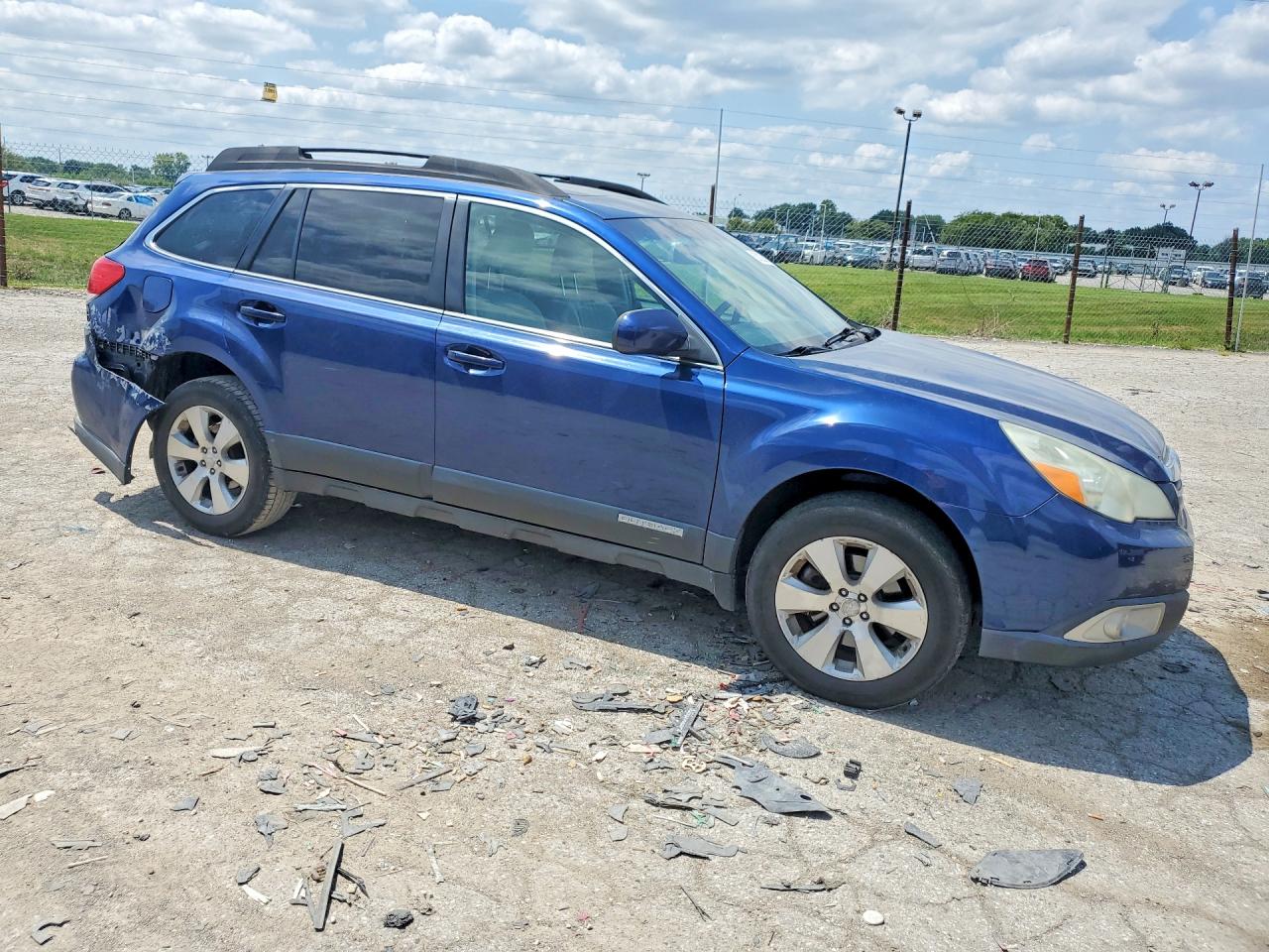 4S4BRDKCXB2382392 · 2011 SUBARU OUTBACK · 4/13