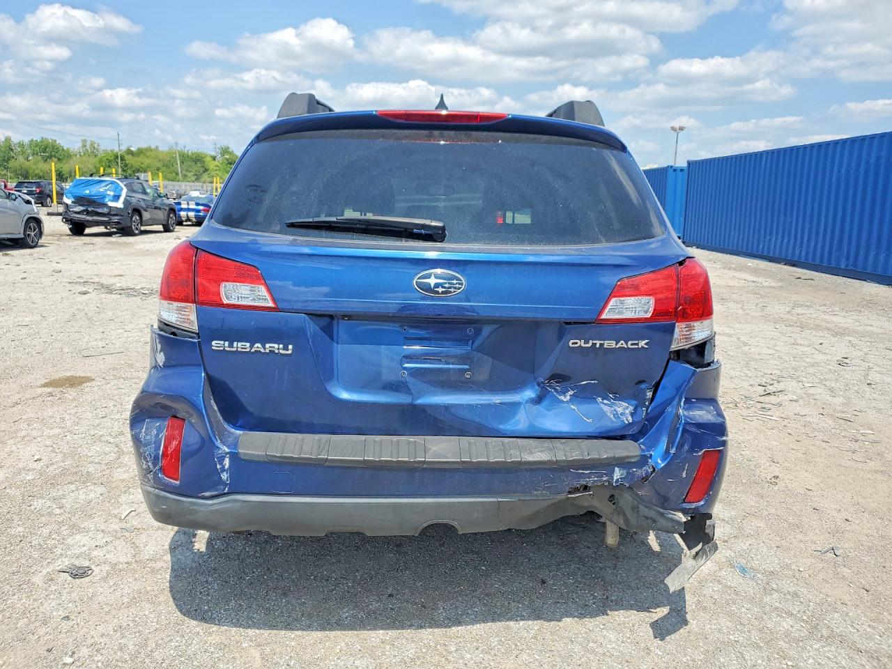 4S4BRDKCXB2382392 · 2011 SUBARU OUTBACK · 6/13