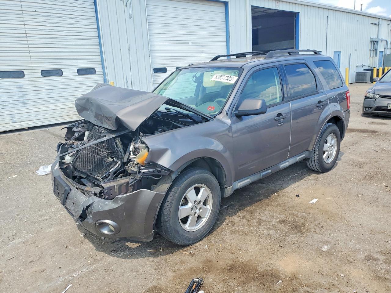 1FMCU0DG8BKC01981 · 2011 FORD ESCAPE