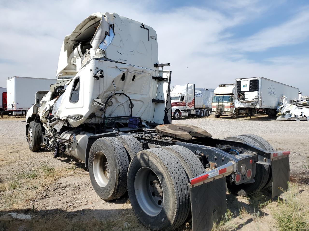 3AKJHHDR1LSKL7794 · 2020 FREIGHTLINER CASCADIA 126 · 3/10