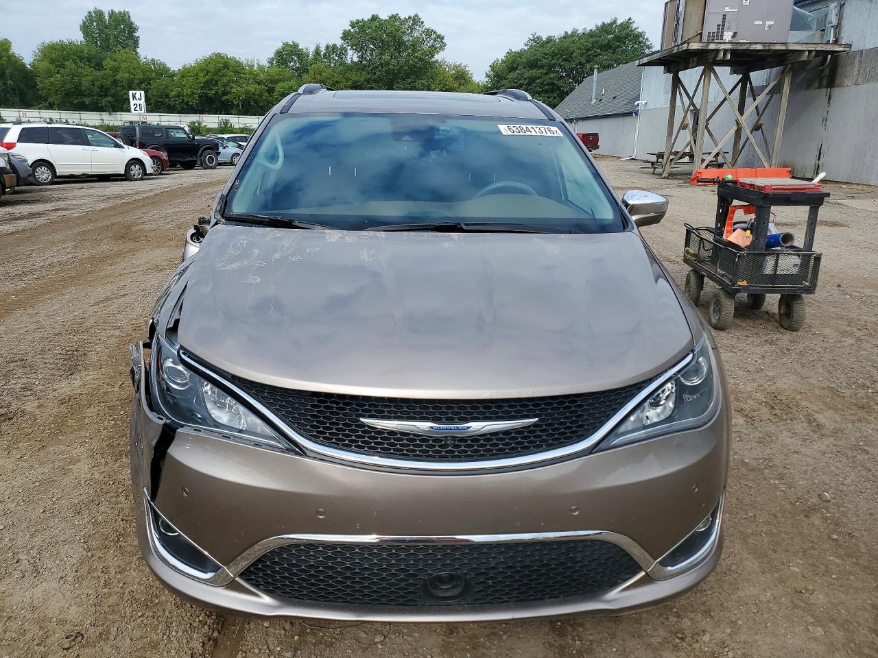 2C4RC1GG3HR747889 · 2017 CHRYSLER PACIFICA · 5/13