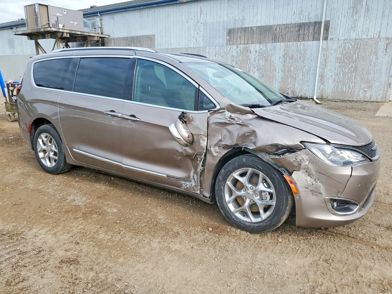 2C4RC1GG3HR747889 · 2017 CHRYSLER PACIFICA · 4/13