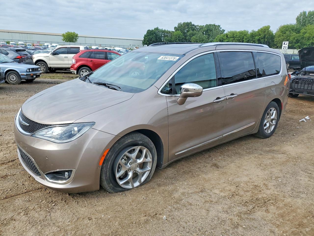 2C4RC1GG3HR747889 · 2017 CHRYSLER PACIFICA