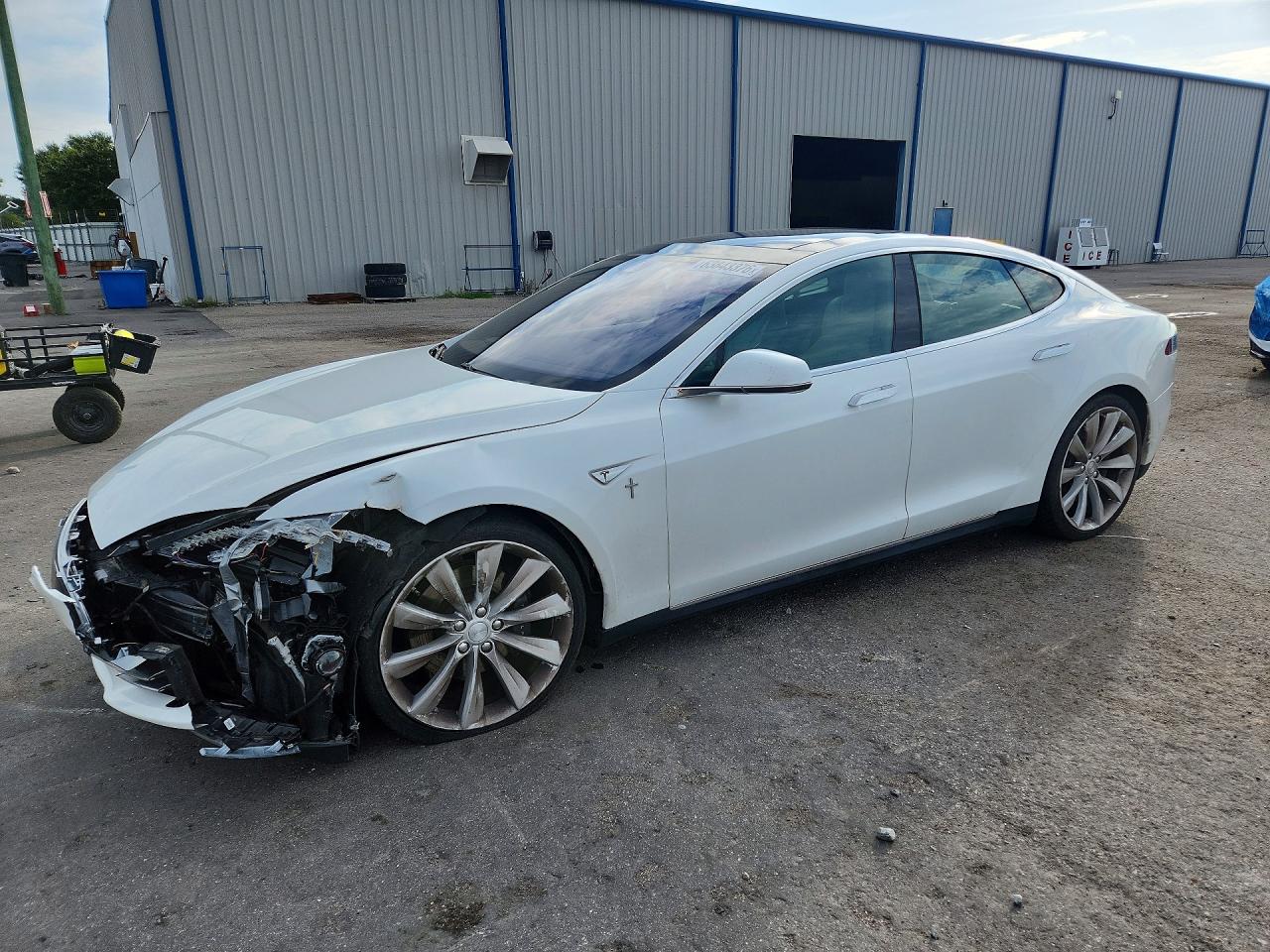 5YJSA1E28GF131209 · 2016 TESLA MODEL S