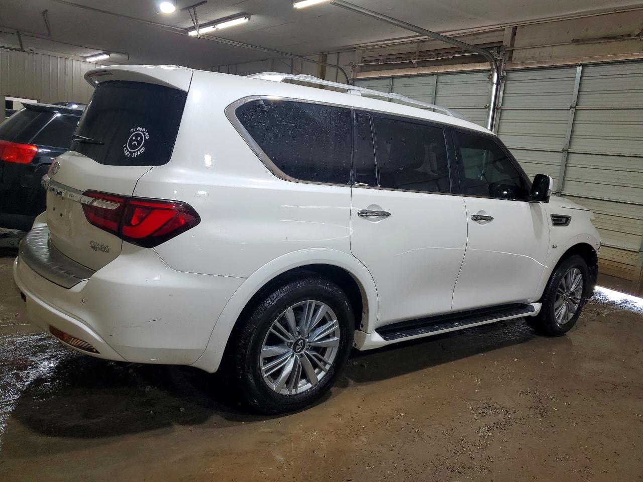 JN8AZ2NE6J9195260 · 2018 INFINITI QX80 · 3/14