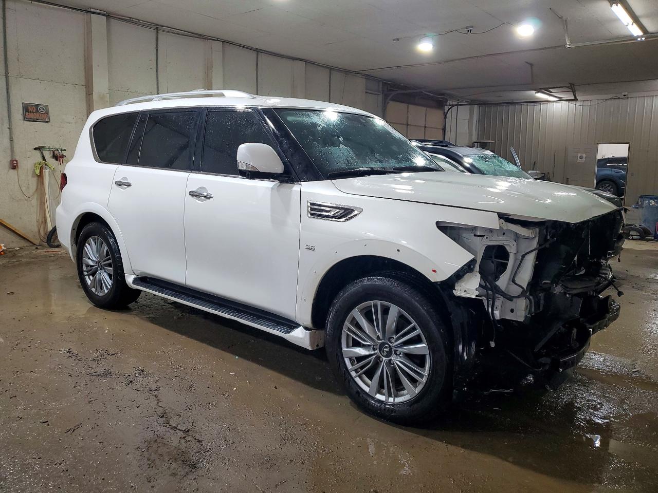 JN8AZ2NE6J9195260 · 2018 INFINITI QX80 · 4/14