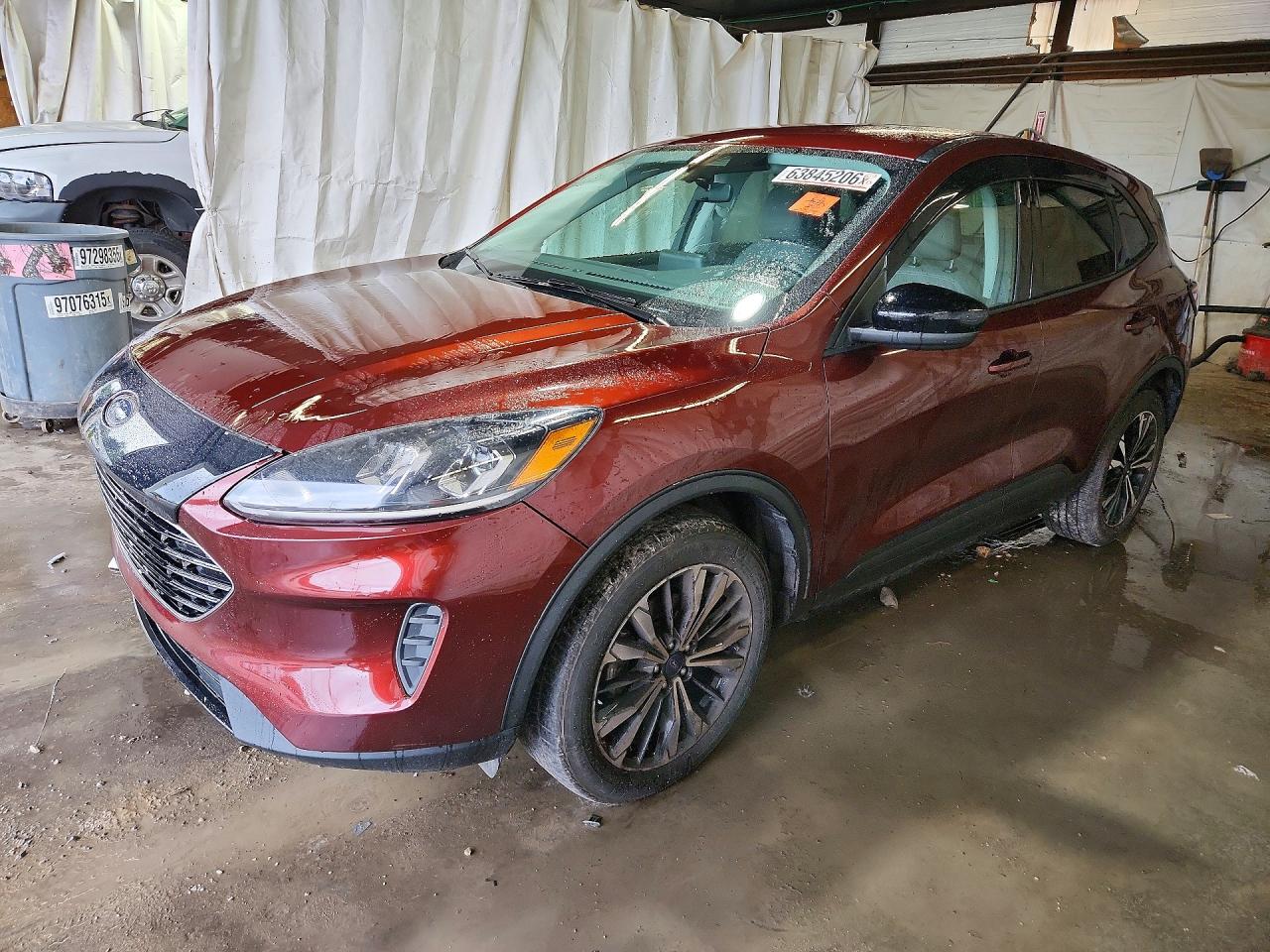 1FMCU9G69MUA33721 · 2021 FORD ESCAPE