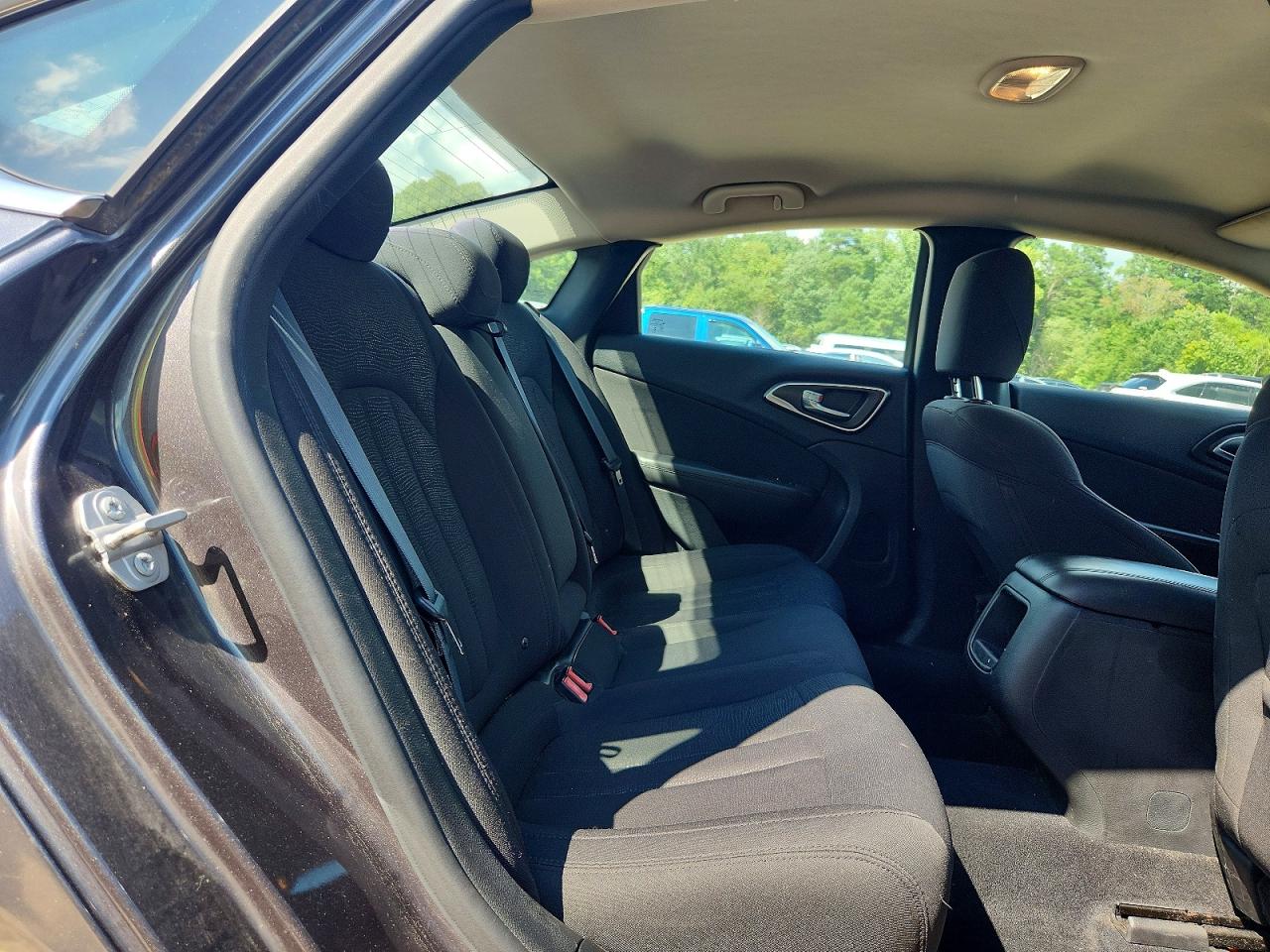 1C3CCCAB2FN699024 · 2015 CHRYSLER 200 · 10/13