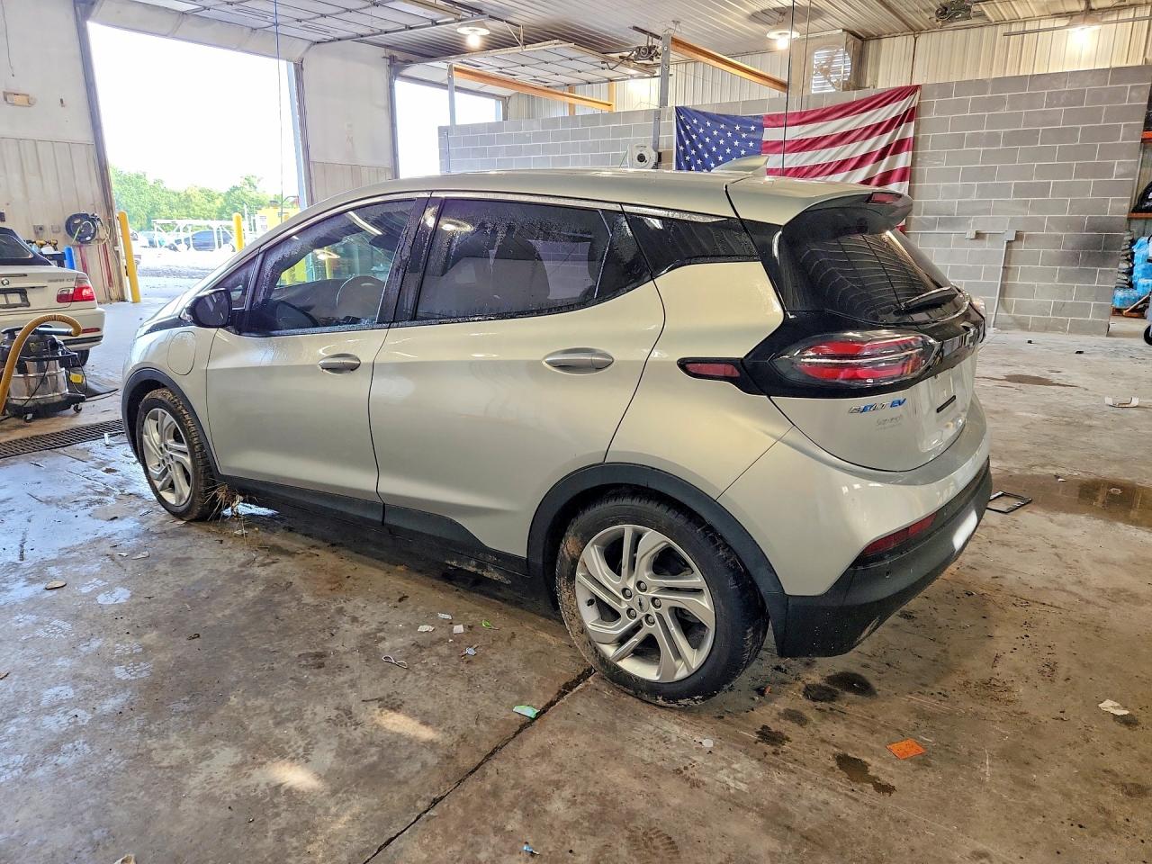 1G1FW6S06N4103067 · 2022 CHEVROLET BOLT EV · 2/12