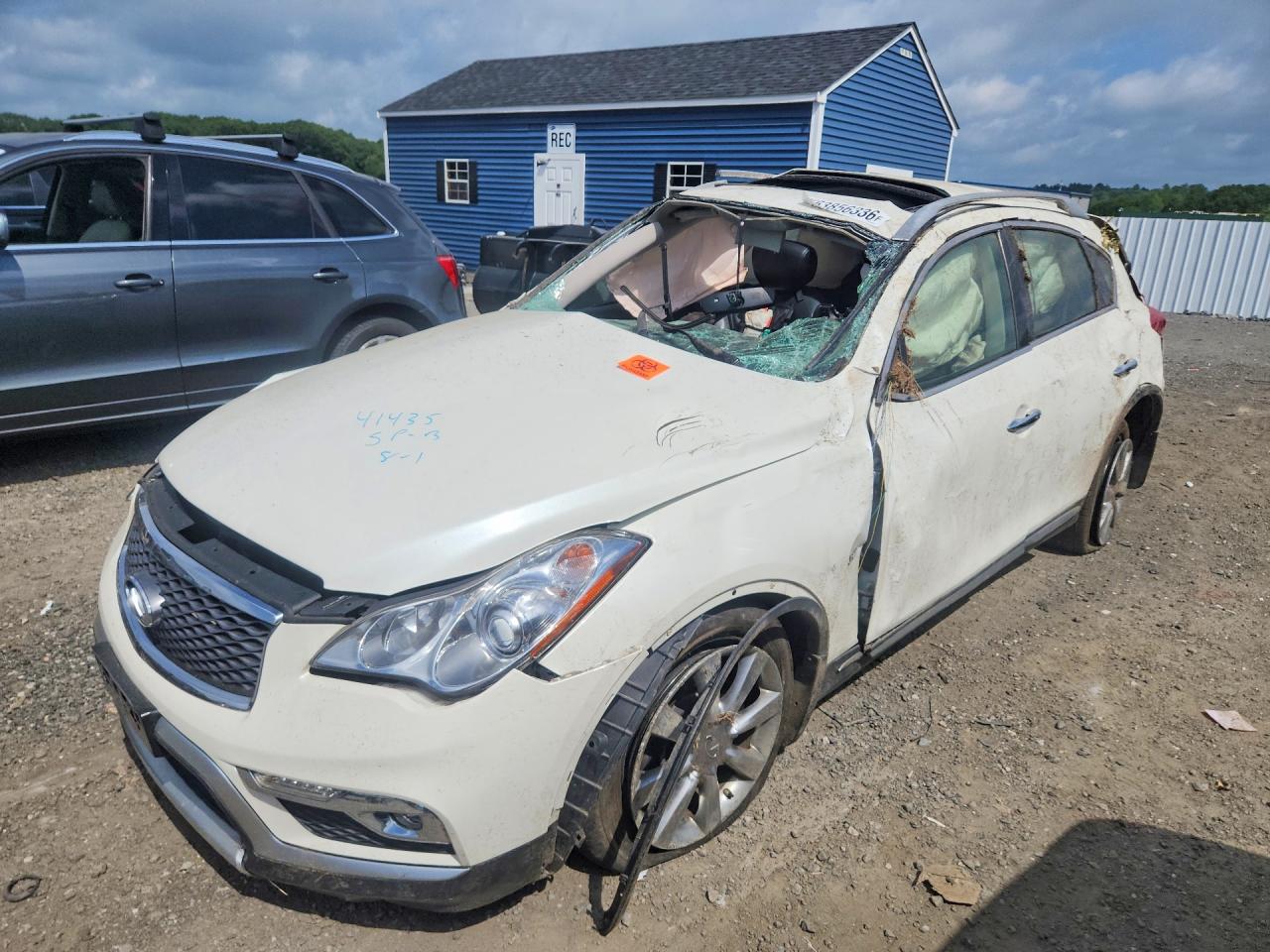 JN1BJ0RR1GM260114 · 2016 INFINITI QX50