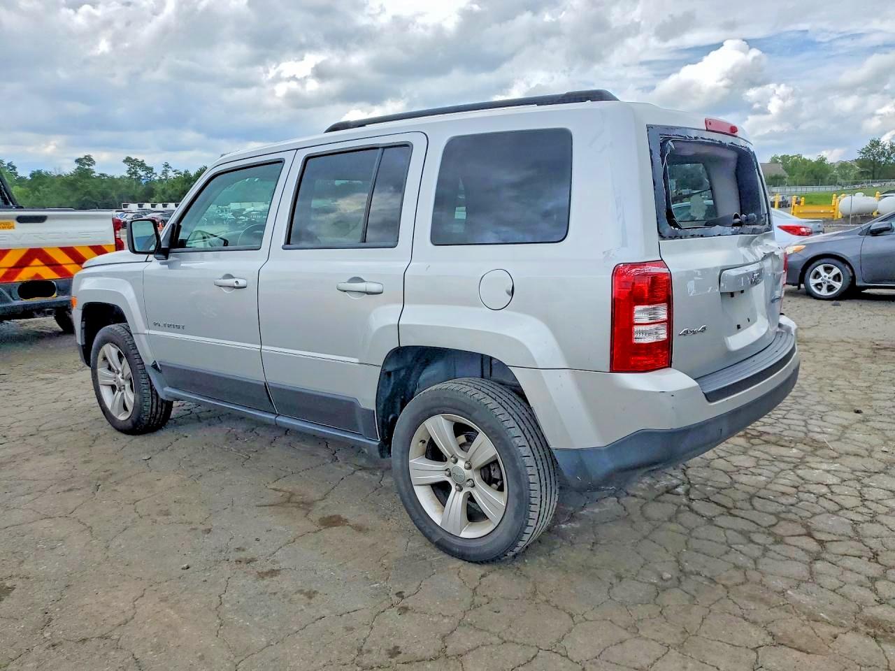 1C4NJRFB7DD281406 · 2013 JEEP PATRIOT · 2/12