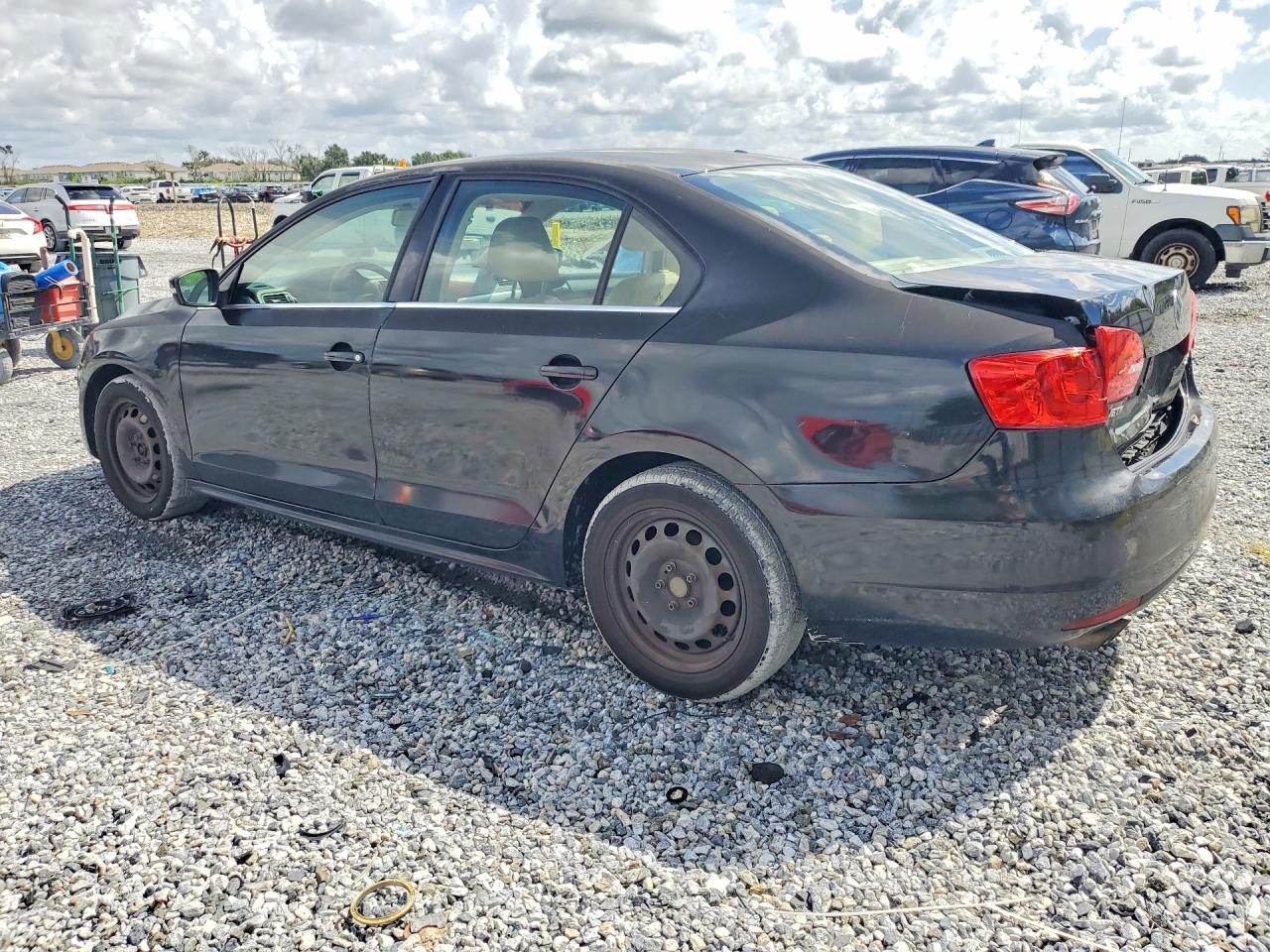 3VWDX7AJ0DM297915 · 2013 VOLKSWAGEN JETTA · 2/12