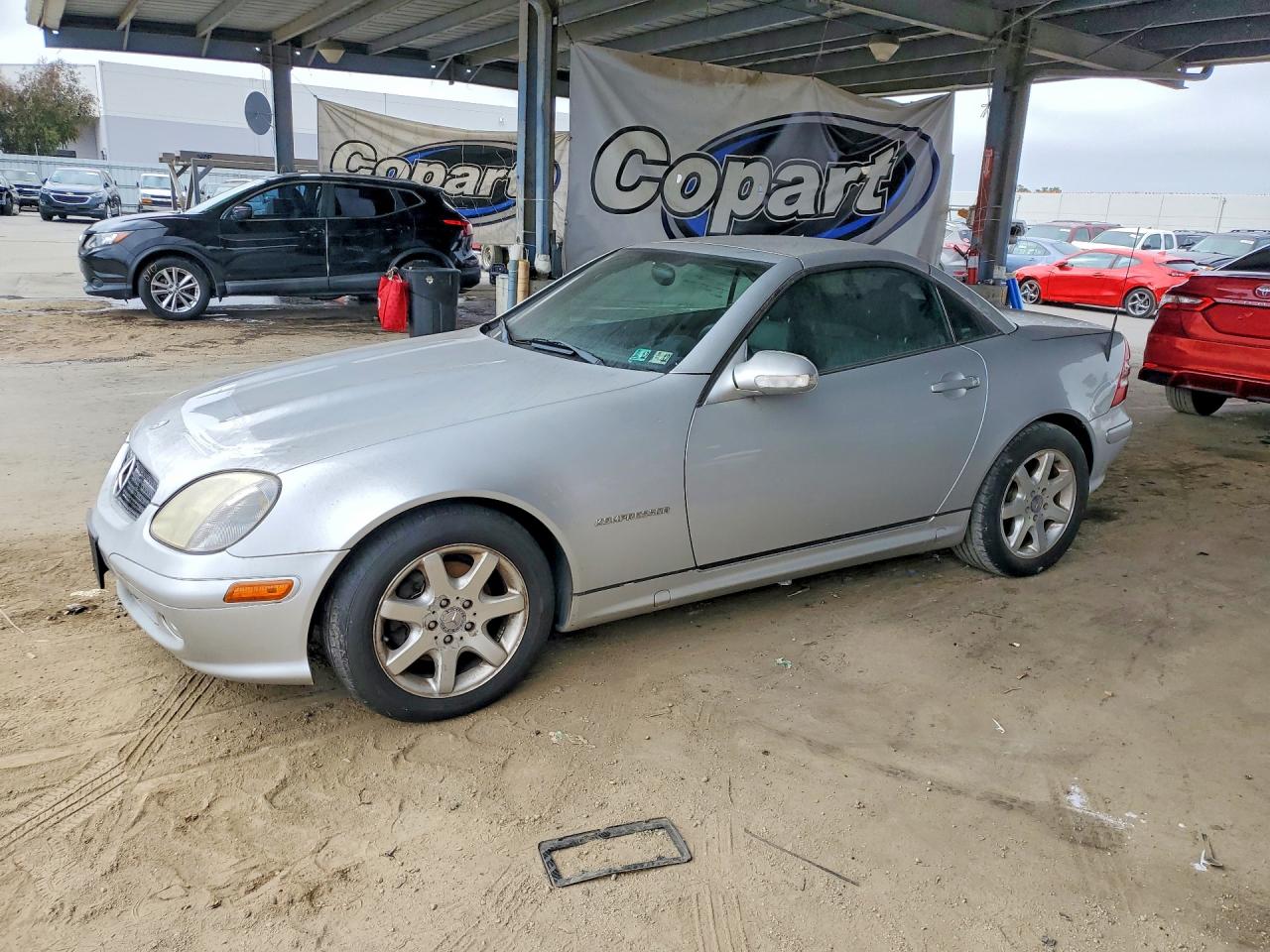 WDBKK49F31F186177 · 2001 MERCEDES-BENZ SLK