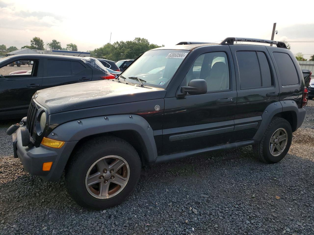1J4GL38K85W725695 · 2005 JEEP LIBERTY