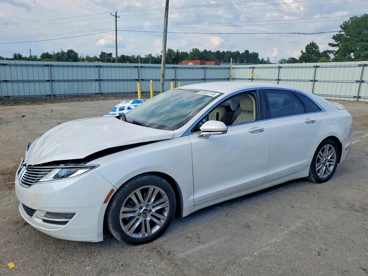 3LN6L2GK0ER804032 · 2014 LINCOLN MKZ