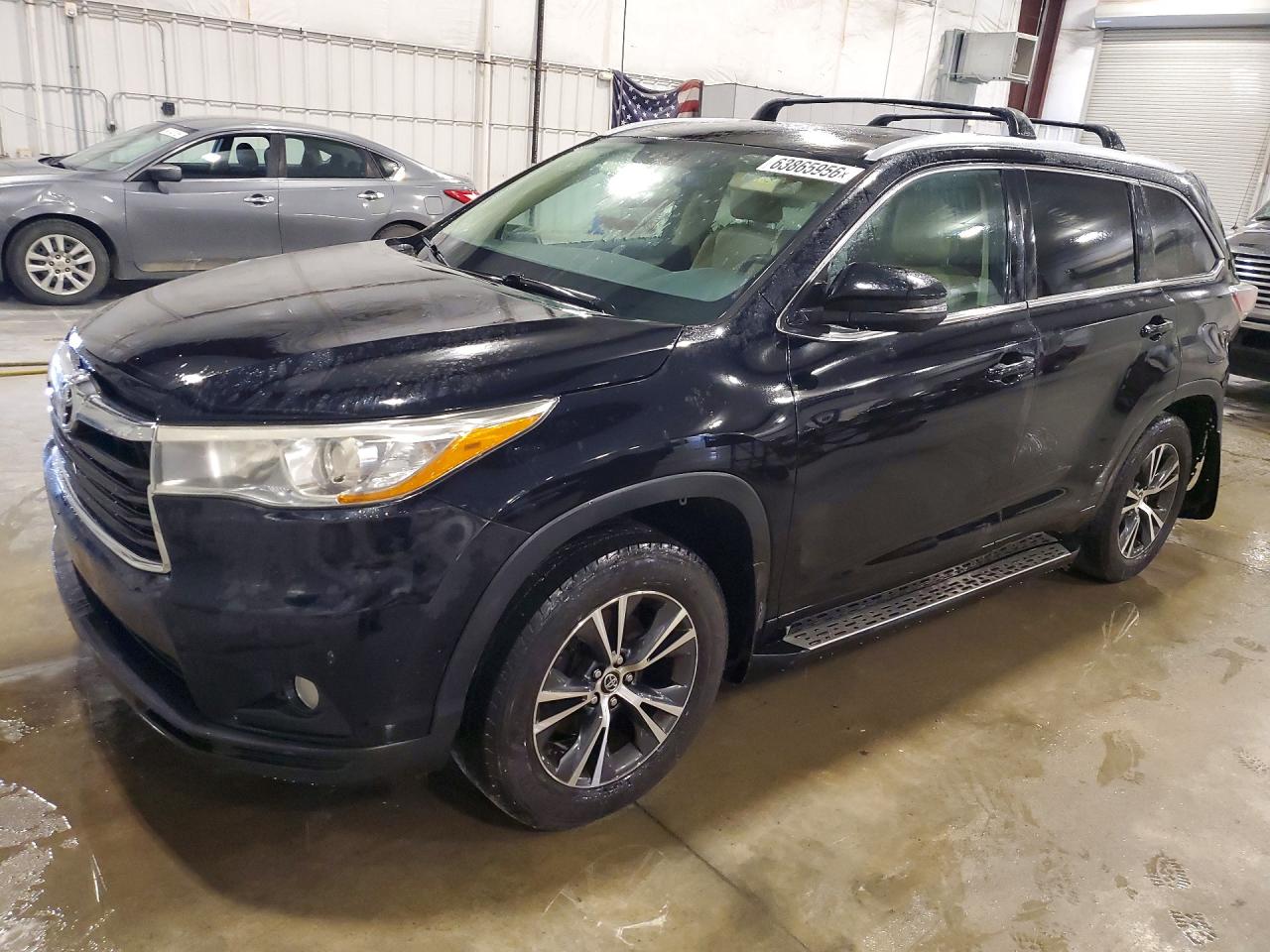 5TDJKRFH1GS503639 · 2016 TOYOTA HIGHLANDER