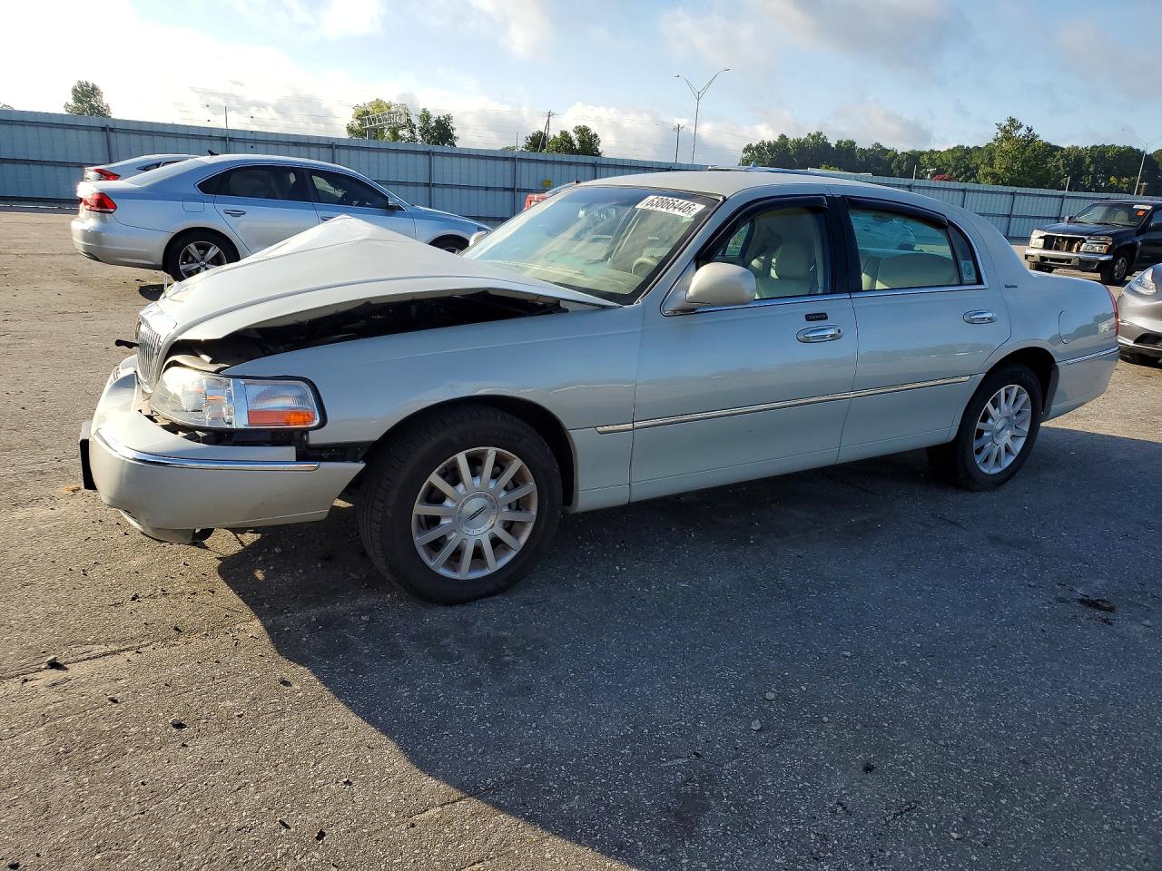 1LNHM81V67Y619001 · 2007 LINCOLN TOWN CAR