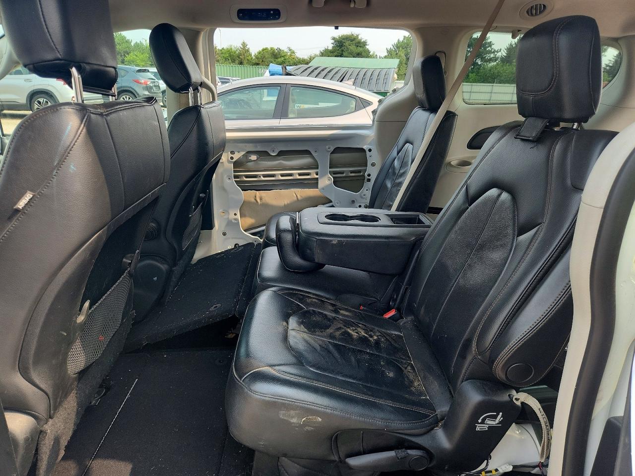 2C4RC1BG9HR703290 · 2017 CHRYSLER PACIFICA · 10/13