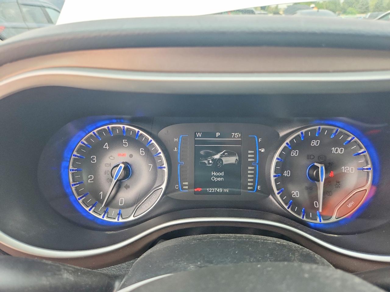2C4RC1BG9HR703290 · 2017 CHRYSLER PACIFICA · 9/13