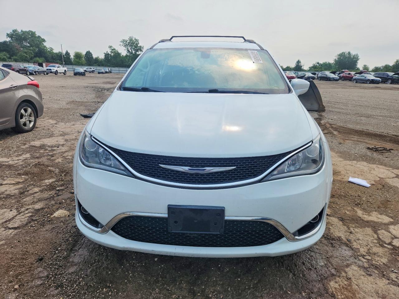 2C4RC1BG9HR703290 · 2017 CHRYSLER PACIFICA · 5/13