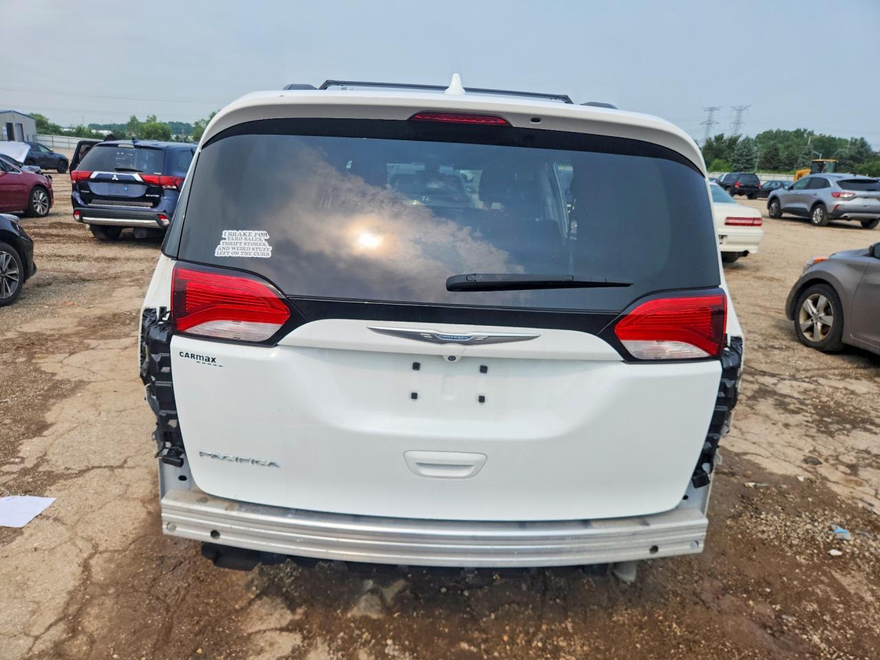 2C4RC1BG9HR703290 · 2017 CHRYSLER PACIFICA · 6/13