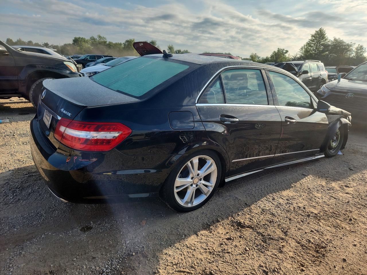 WDDHF8JB2CA611085 · 2012 MERCEDES-BENZ E · 3/13