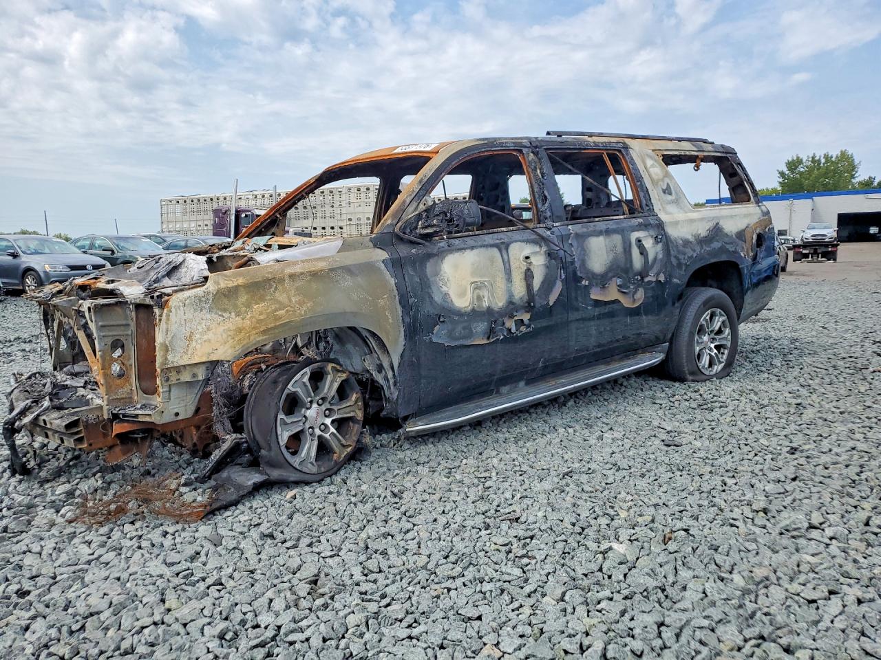 1GKS2GKC5HR194944 · 2017 GMC YUKON XL