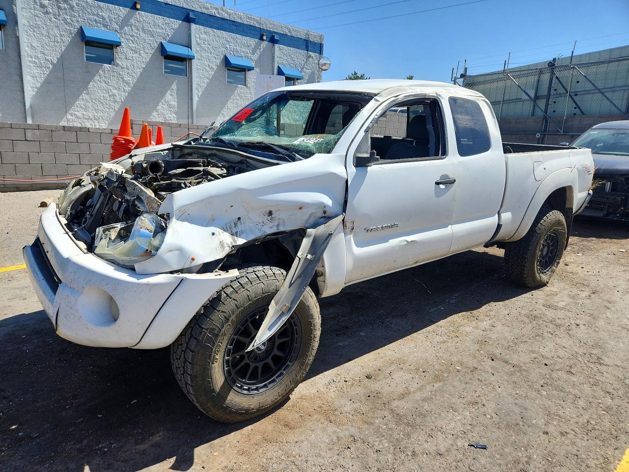 5TEUU42N68Z589184 · 2008 TOYOTA TACOMA