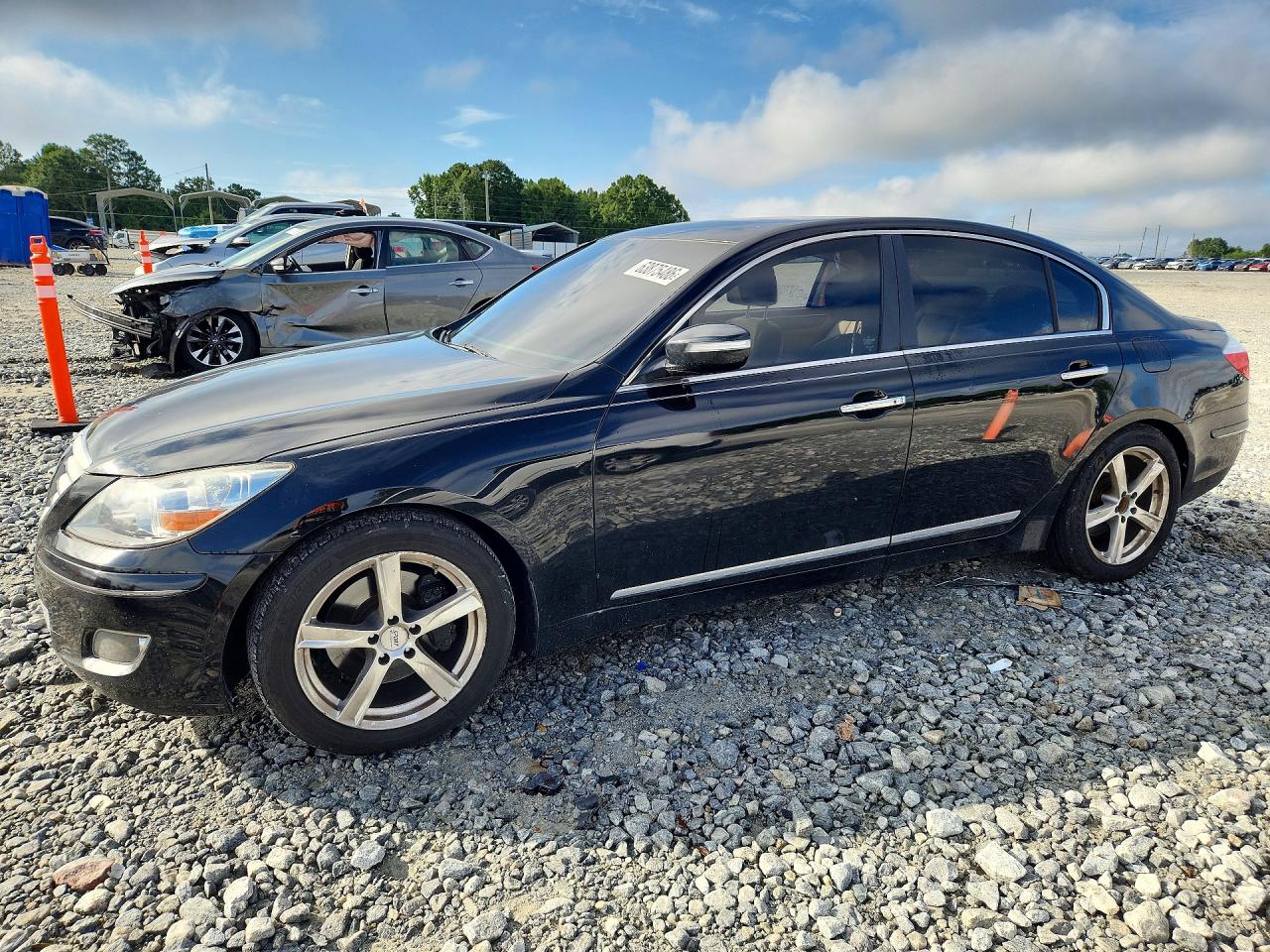 KMHGC4DF6AU107975 · 2010 HYUNDAI GENESIS