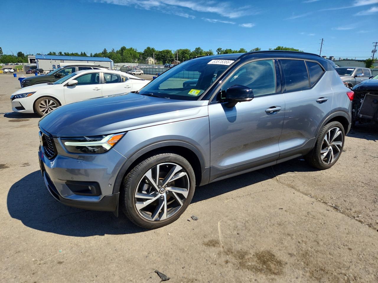 2019 VOLVO XC40