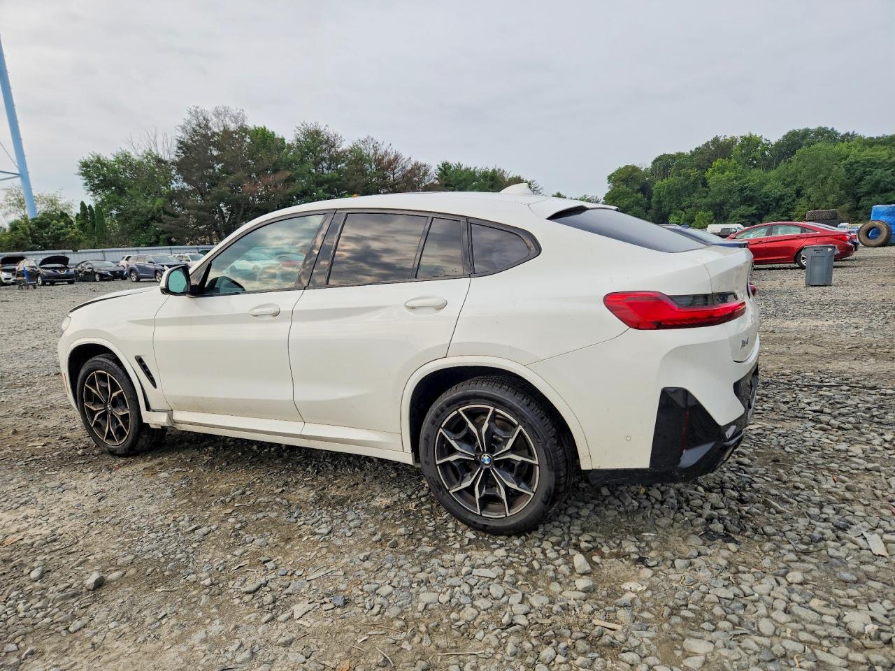 5UX33DT08S9Y61527 · 2025 BMW X4 · 2/13