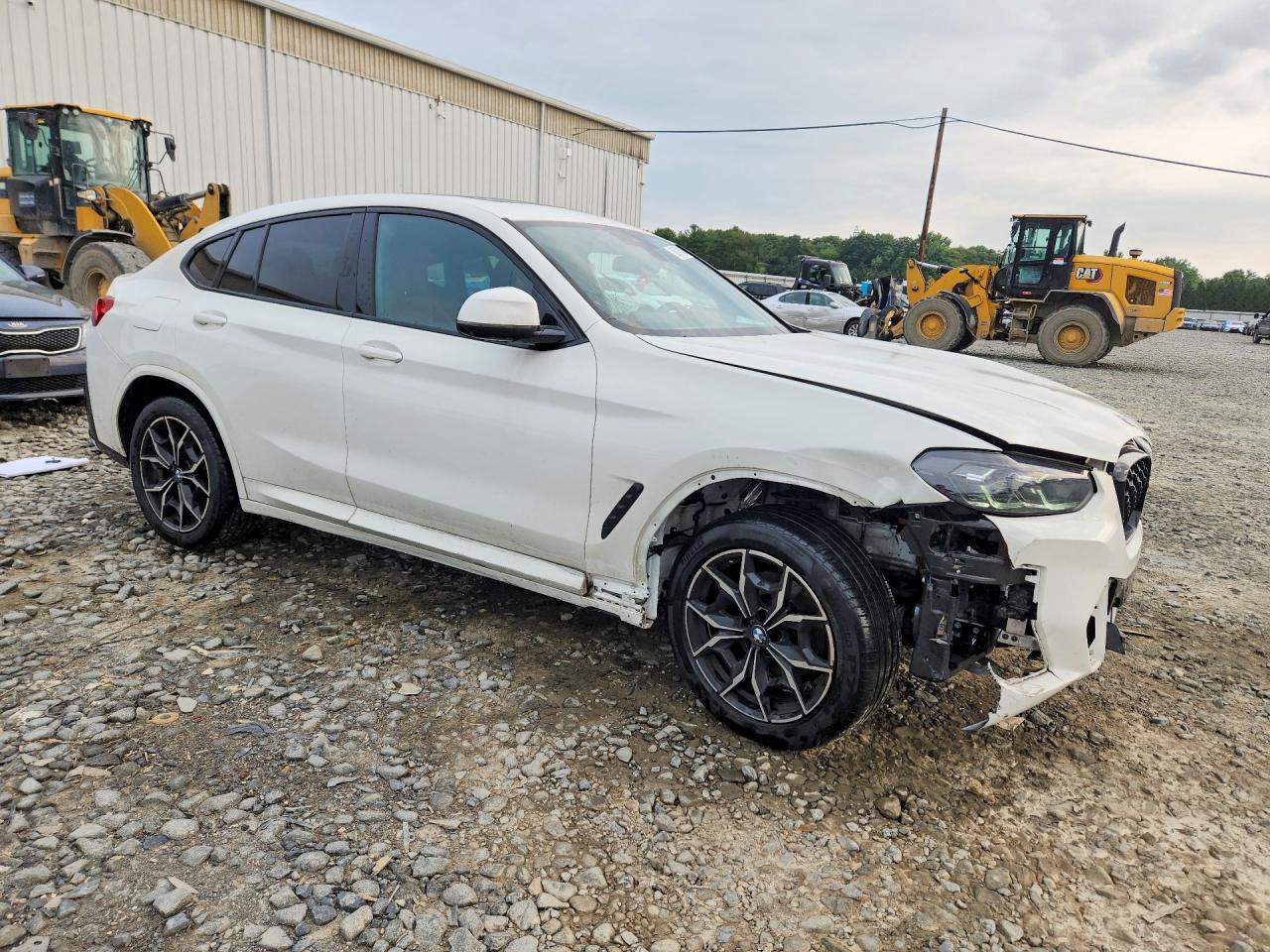 5UX33DT08S9Y61527 · 2025 BMW X4 · 4/13