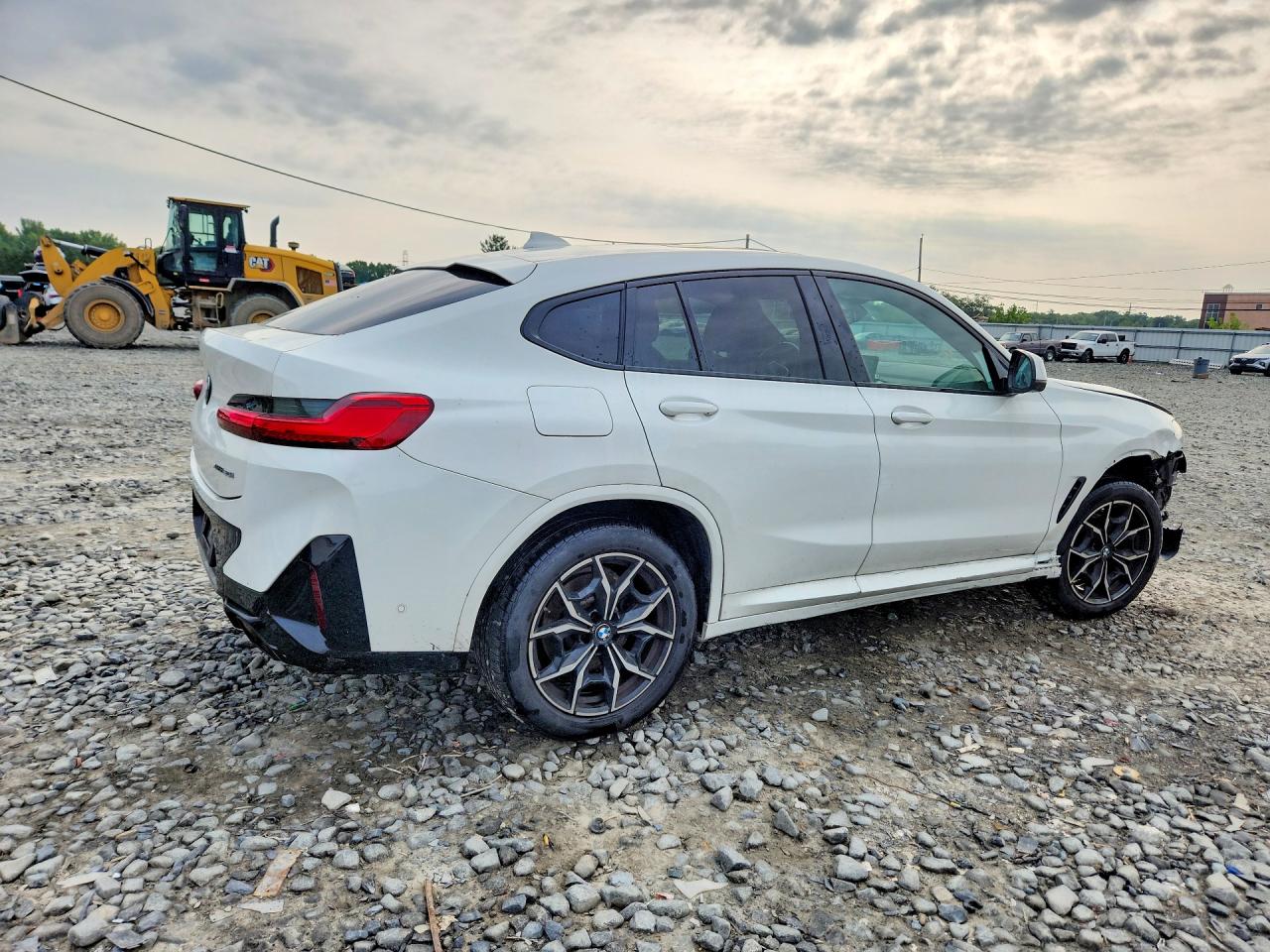 5UX33DT08S9Y61527 · 2025 BMW X4 · 3/13
